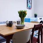 Living Lu - Cosy Three - Naehe Mannheim - Basf - Netflix - 3 *